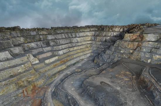 Aerial view of 200 hectares modeled in 3D through photogrammetry with a DJI Mavic 3E RTK drone, ideal for mining site and quarry analysis.